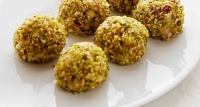 Couscous con rag&ugrave; d&rsquo;agnello e pistacchi di Bronte
