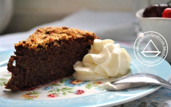 Torta al cioccolato di Modica, pistacchi di Bronte e nocciole