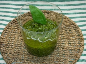 Red bell pepper and arugula pesto with pistachios Bronte