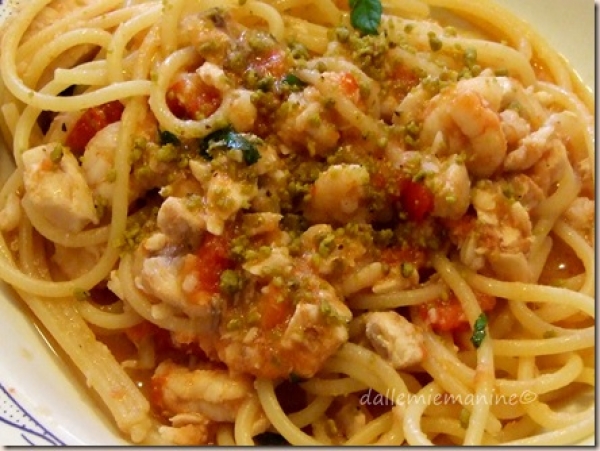 Spaghetti pesce spada e gamberetti al pistacchio di Bronte