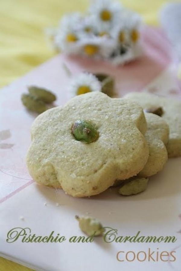 Pistachio and cardamom cookies Sicilian