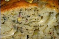 Cake au ch&egrave;vre et pesto de pistaches