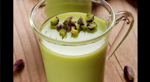 Zabaione light con melograno e pistacchio di Bronte