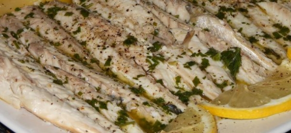 Sgombri marinati al vapore con aggiunta di pistacchi di Bronte