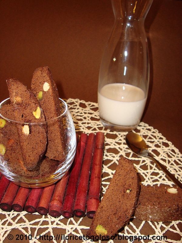 Cantucci al cacao con pistacchio di Bronte,mandorle e cioccolato bianco