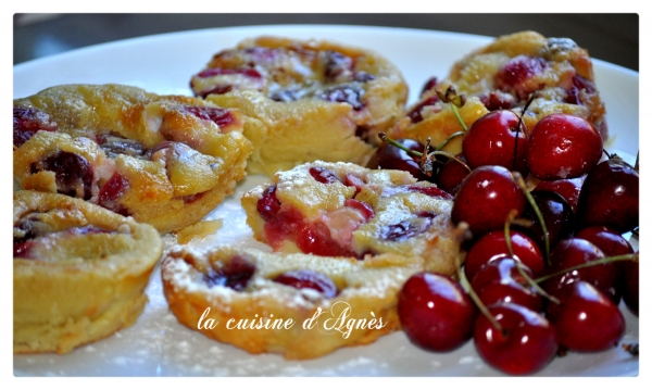 Mini clafoutis aux cerises et &agrave; la pistache