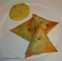 Samossas au crabe et pistaches