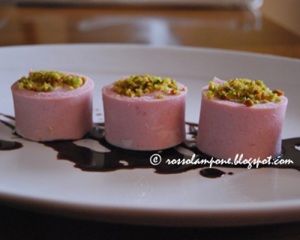 Sushi di mortadella feta e pistacchio di Bronte