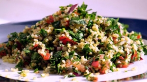 Bulgur con pomodorini secchi, pistacchi ed alici