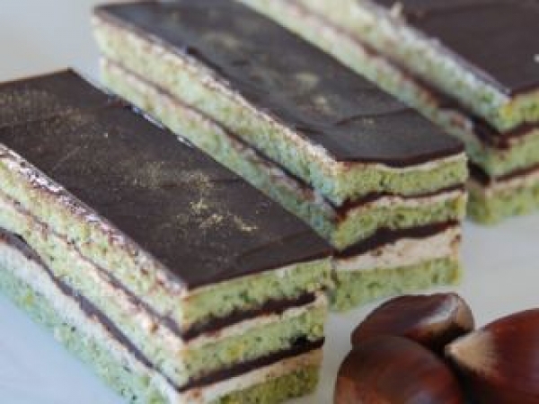 Pistachio chestnut chocolate cake